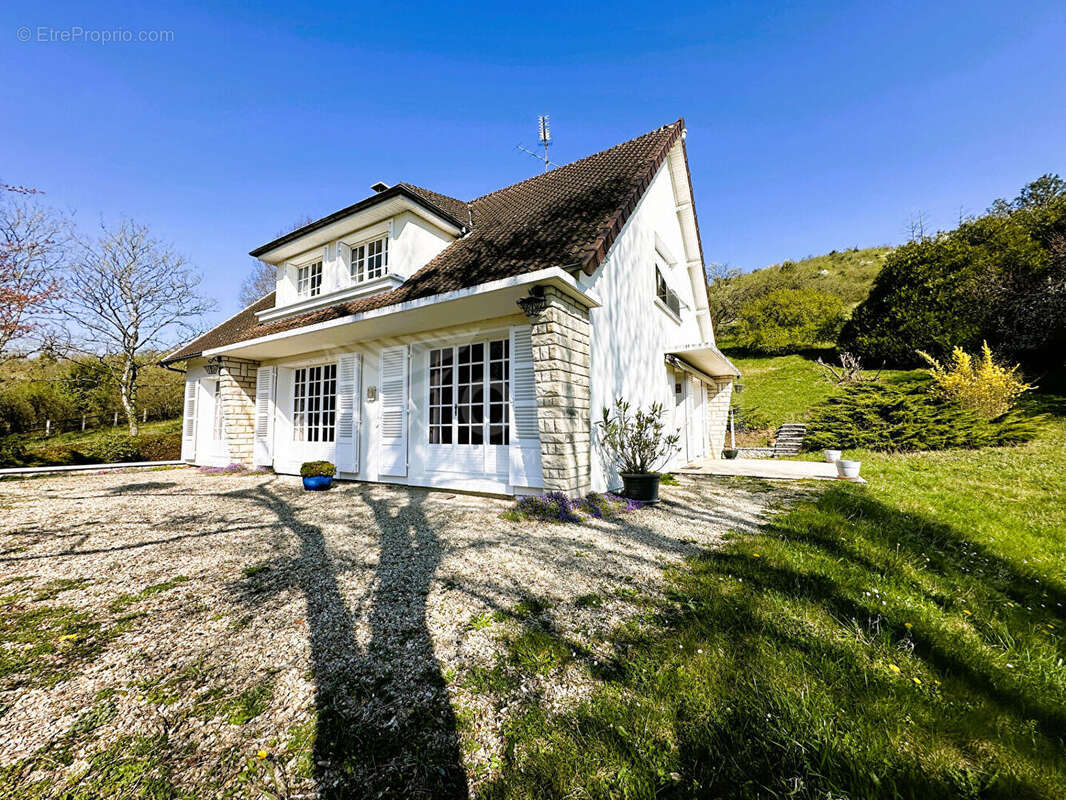 Maison à JOIGNY