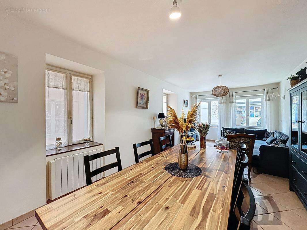 Maison à SAINT-SYMPHORIEN-D'OZON