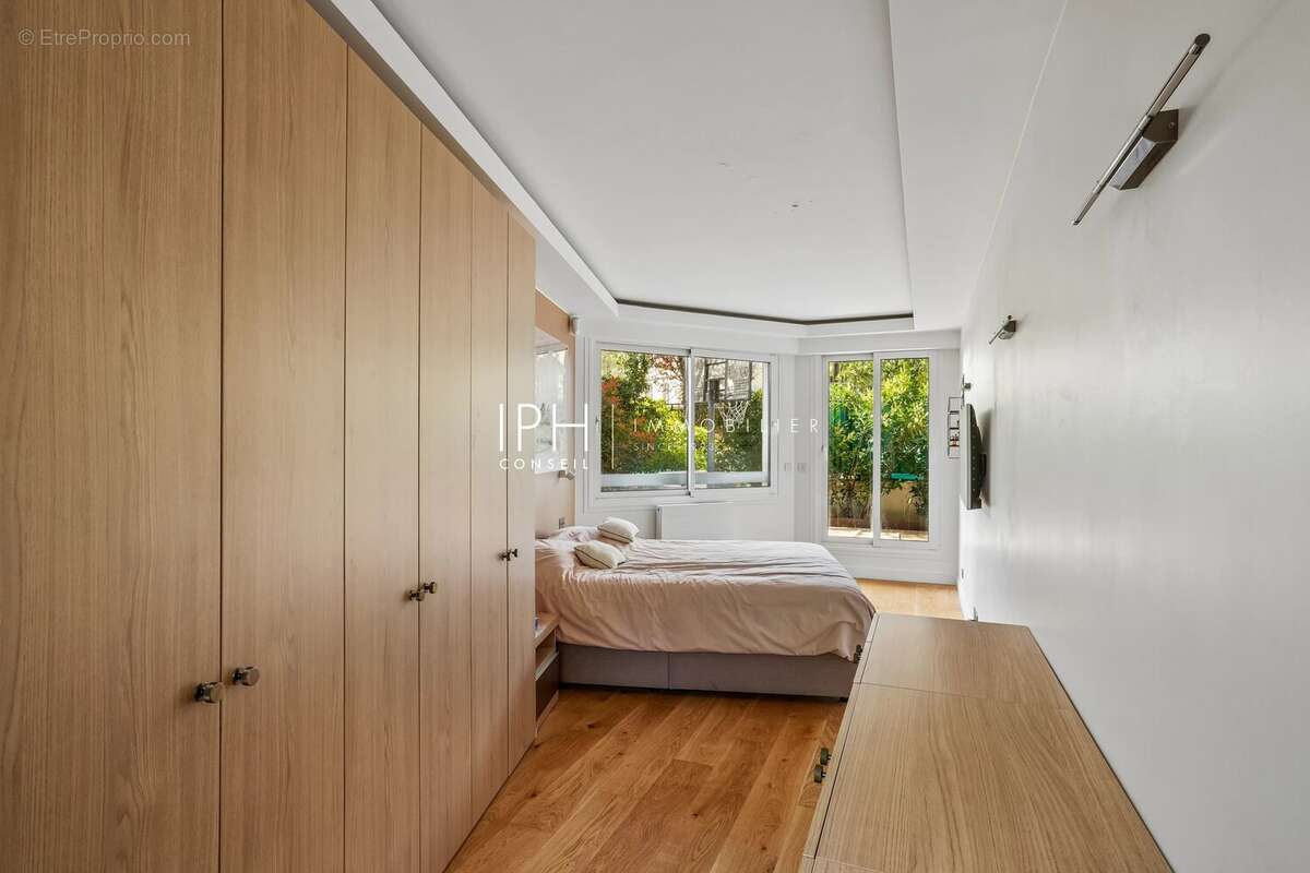 Appartement à NEUILLY-SUR-SEINE