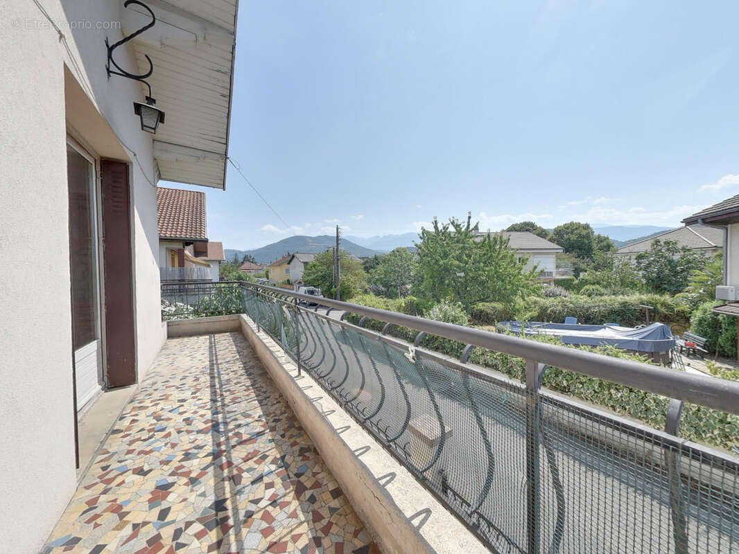 Echirolles commanderie maison individuelle avec travaux sur 407m2 de terrain - photo 4