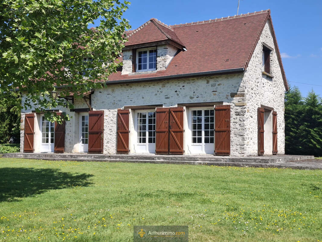 Maison à COULOMMIERS