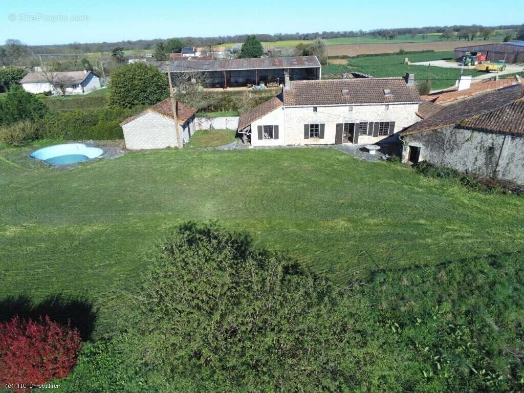 Maison à CIVRAY
