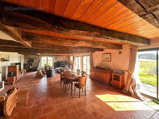 Maison à SARROUX