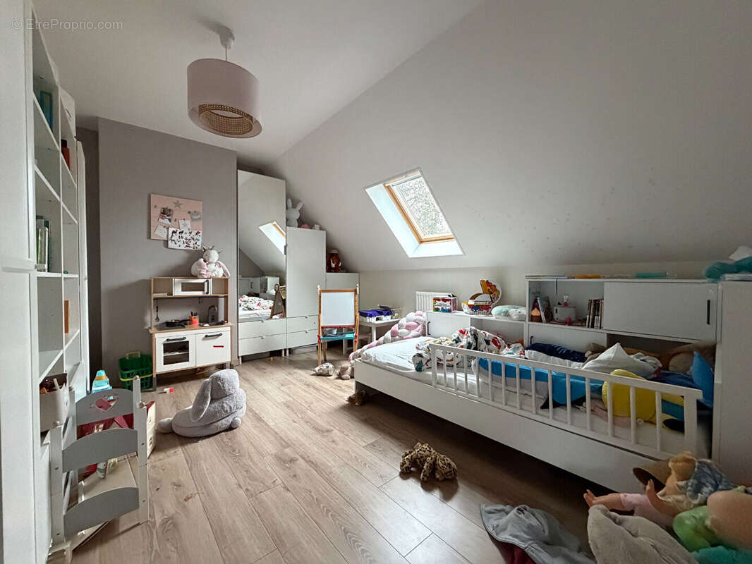 Maison à VERNEUIL-SUR-SEINE