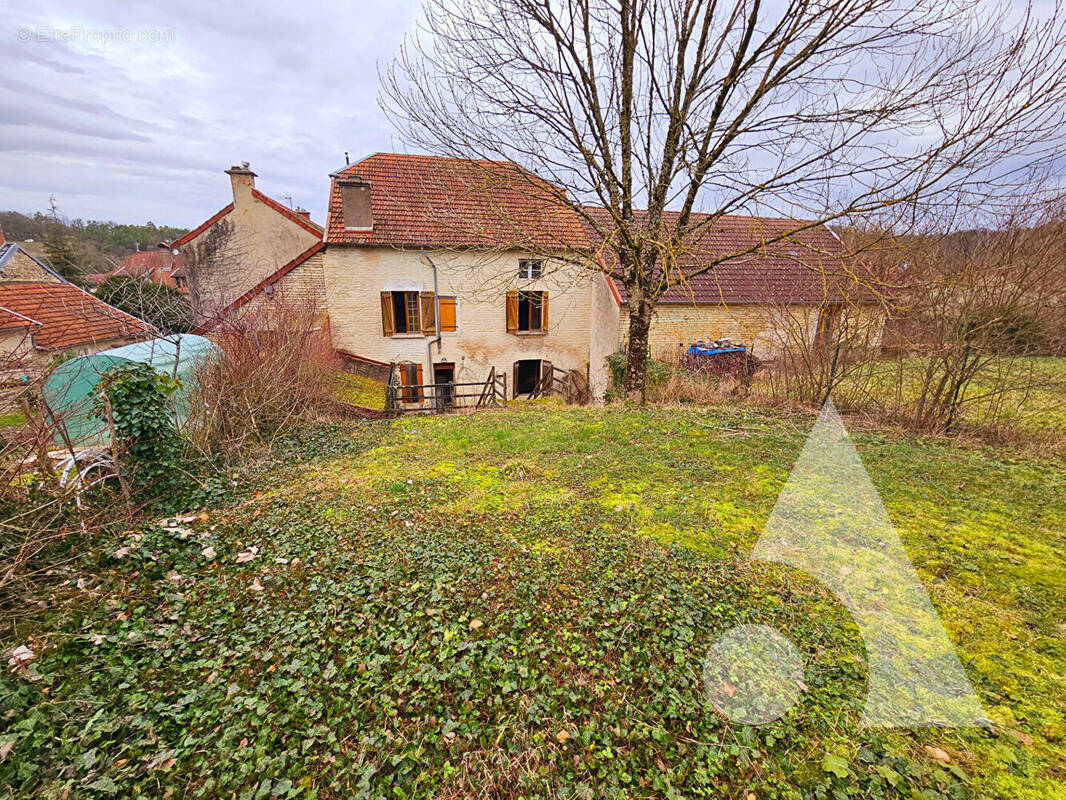 Maison à CUNFIN