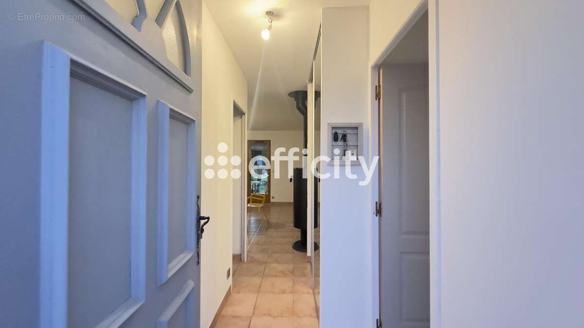 Maison à SAINT-GENIES-DE-COMOLAS