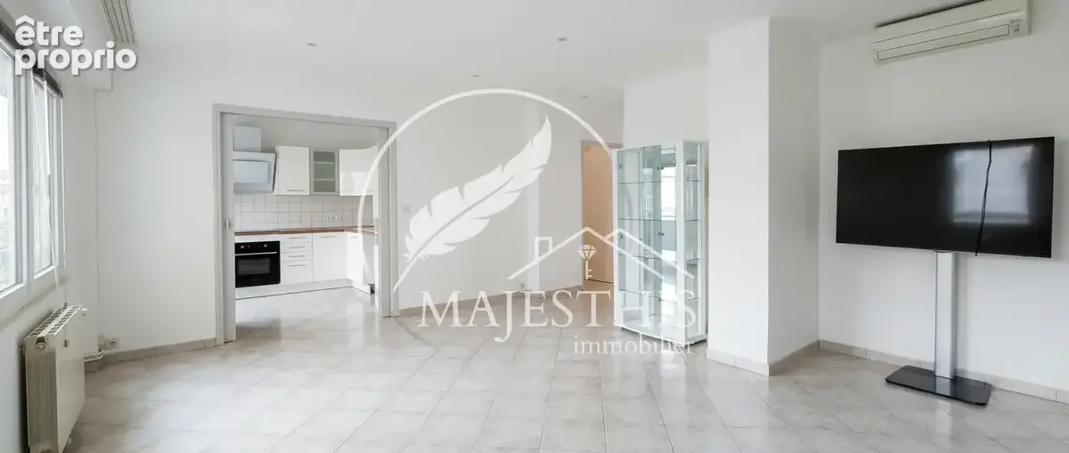 Toulon   haute-ville  appartement t3 traversant de 86,65 m2 avec cave - photo 1