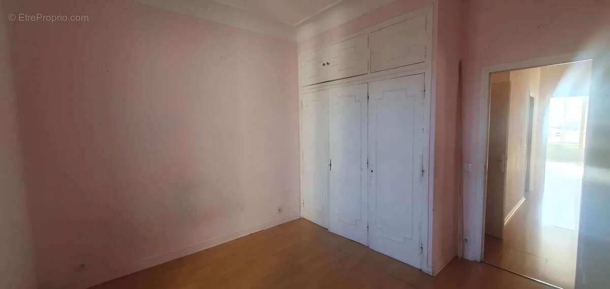 Appartement à VALLAURIS