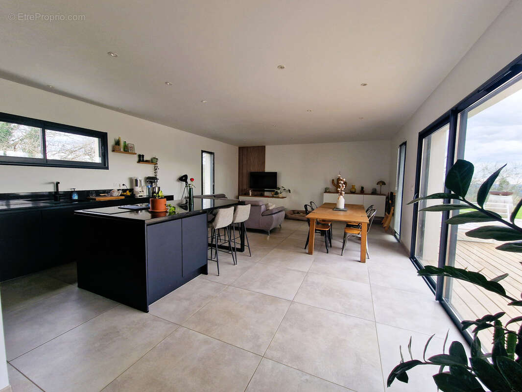 Maison à SAINTE-FEREOLE