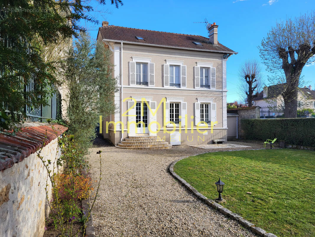 Maison à MELUN