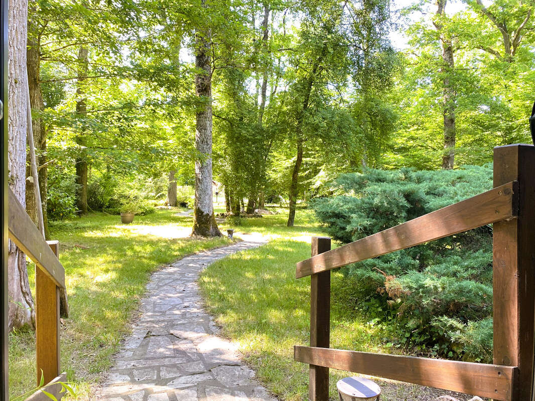 Maison à BAZOCHES-SUR-LE-BETZ