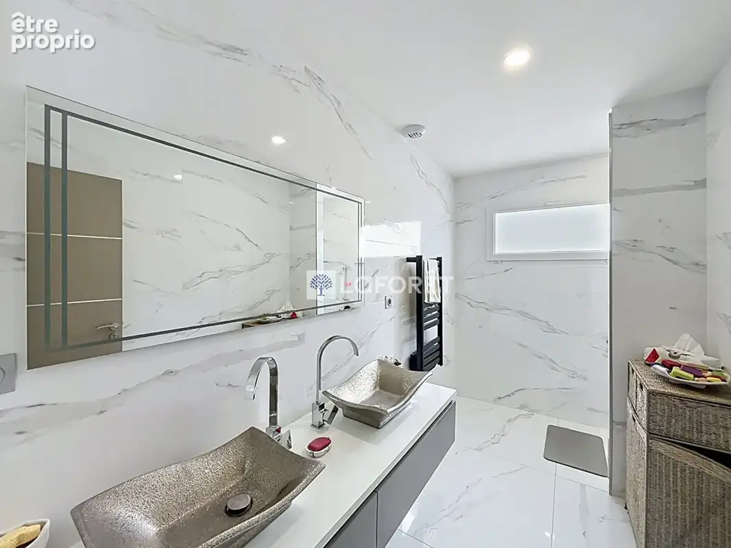 Maison contemporaine de plain-pied avec piscine chauffée et prestations haut de gamme - photo 12