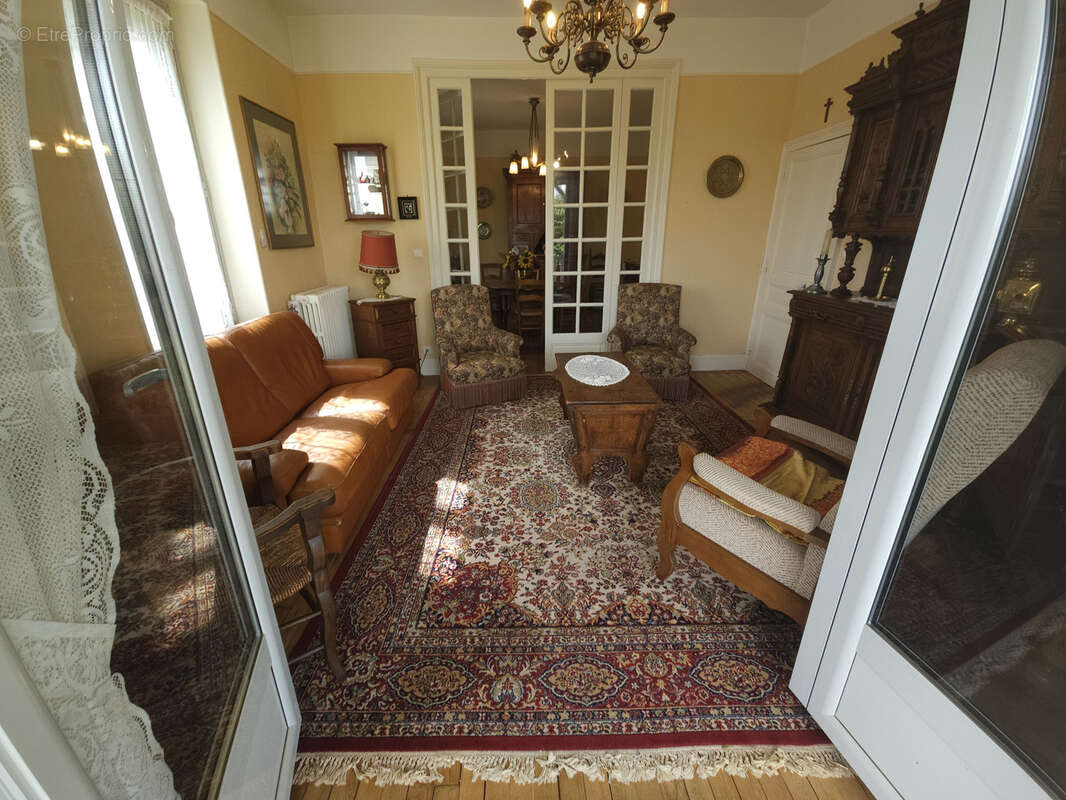 Maison à SAINT-GERMAIN-LES-BELLES