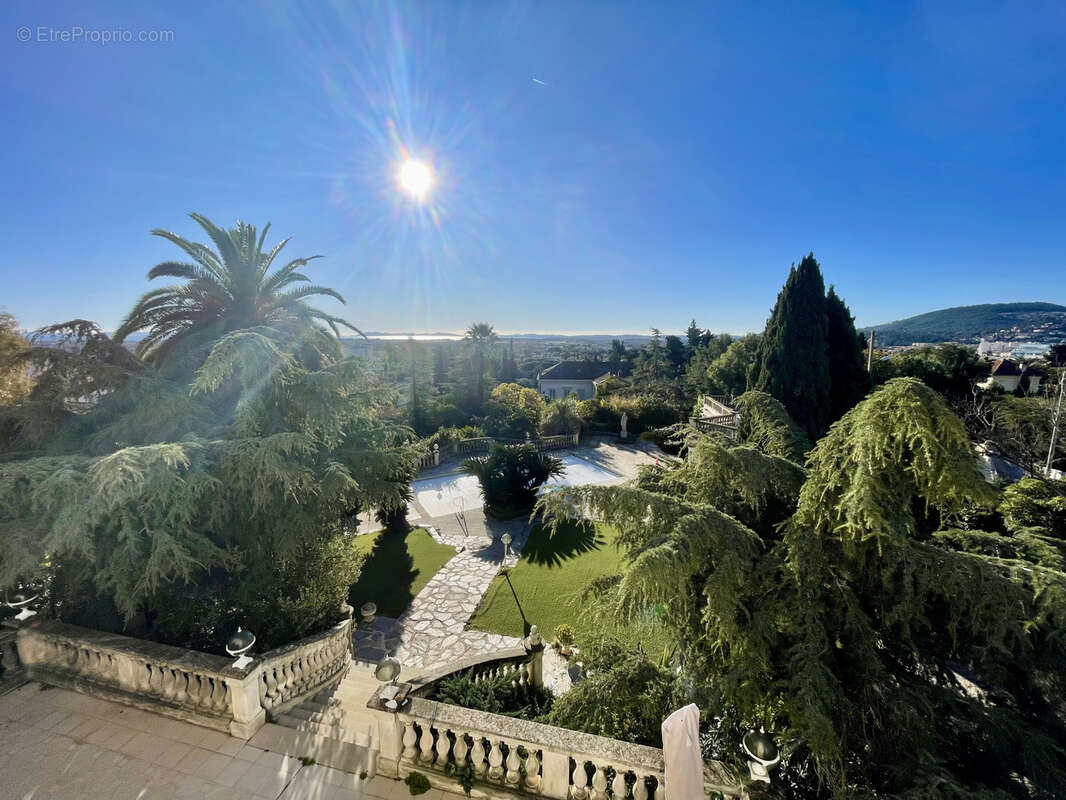 Autre à HYERES