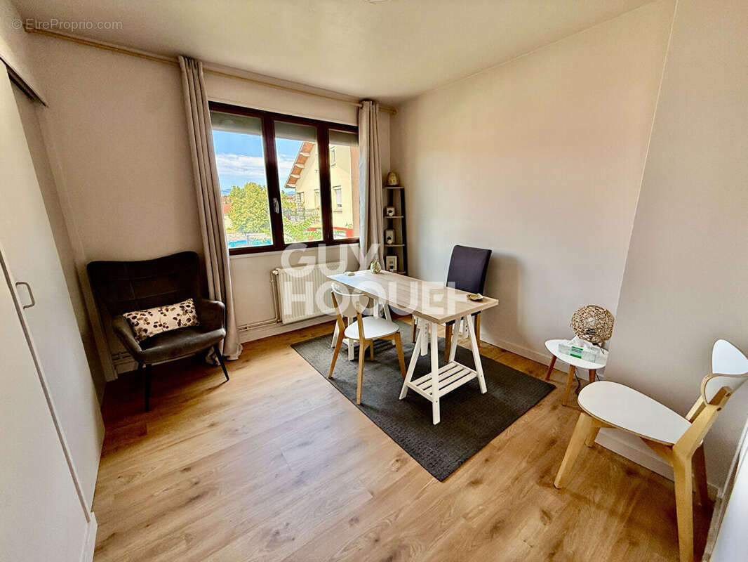 AULNAT- Maison 104 m2, garage et terrasse - photo 6