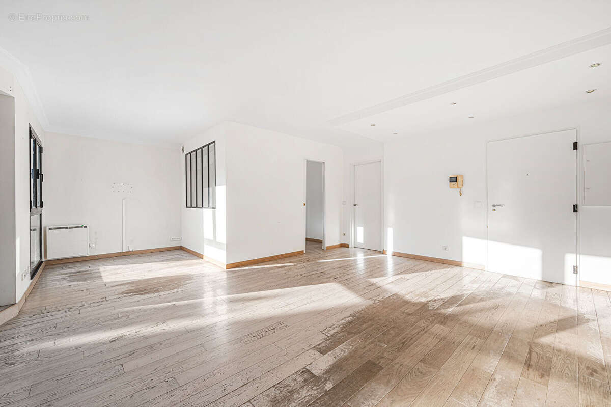 Appartement à PARIS-14E