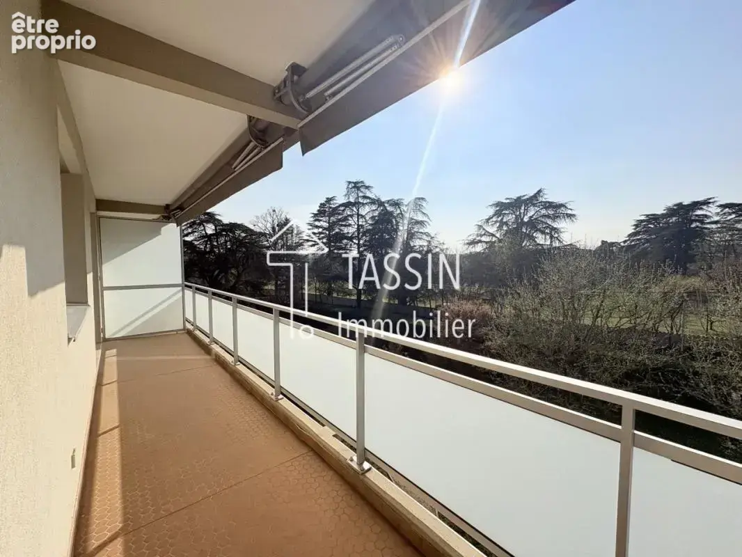 Tassin Bourg - Appartement T4 en dernier étage - photo 4