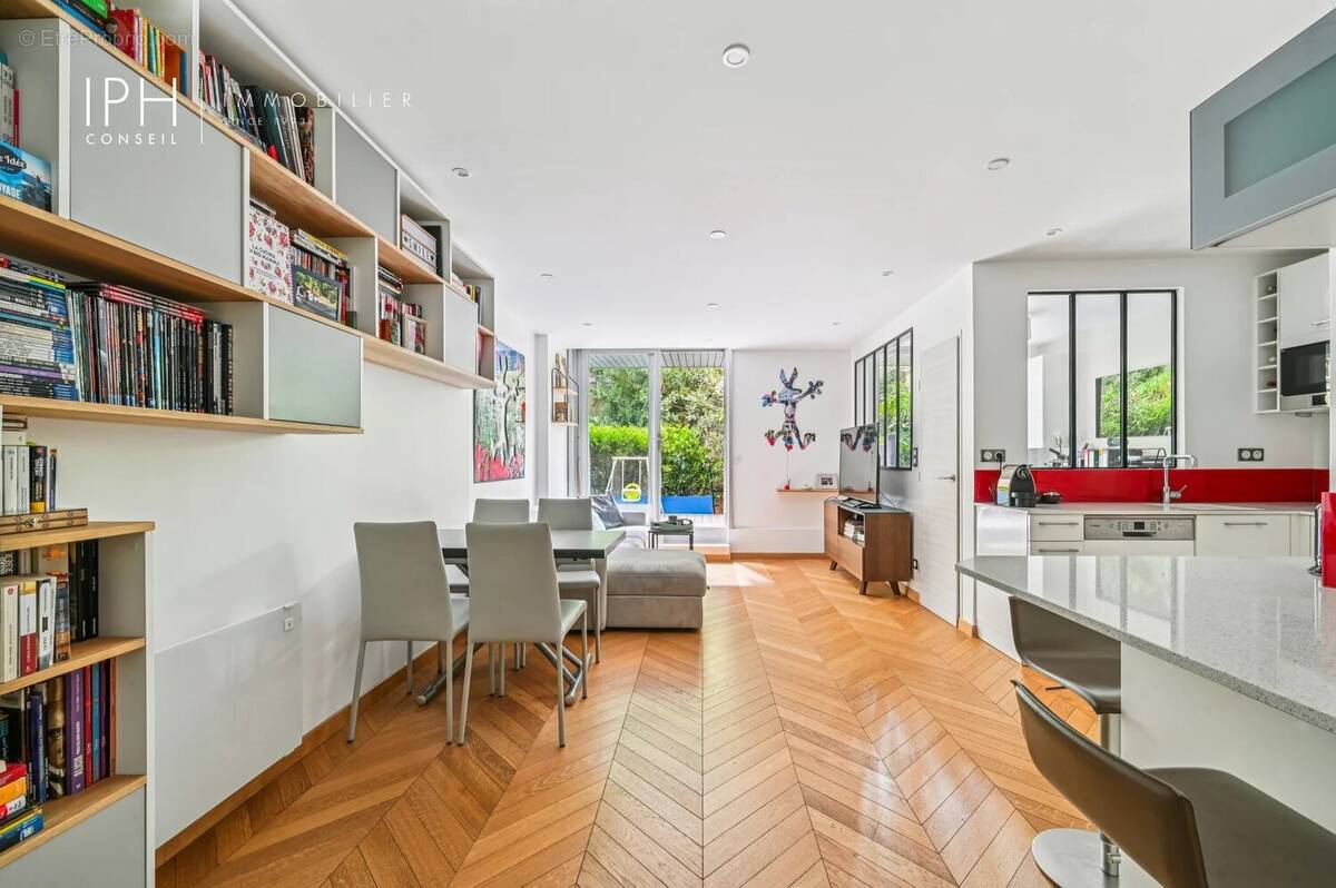 Appartement à NEUILLY-SUR-SEINE