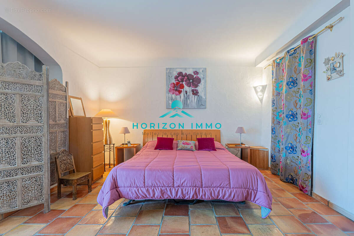 Maison à SAINT-LAURENT-DU-VAR