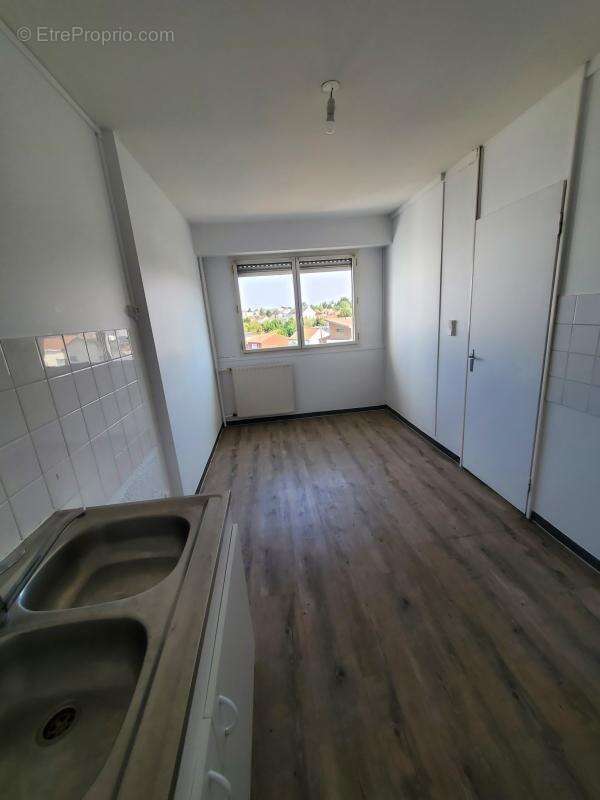Grand appartement T3 avec balcon - photo 10
