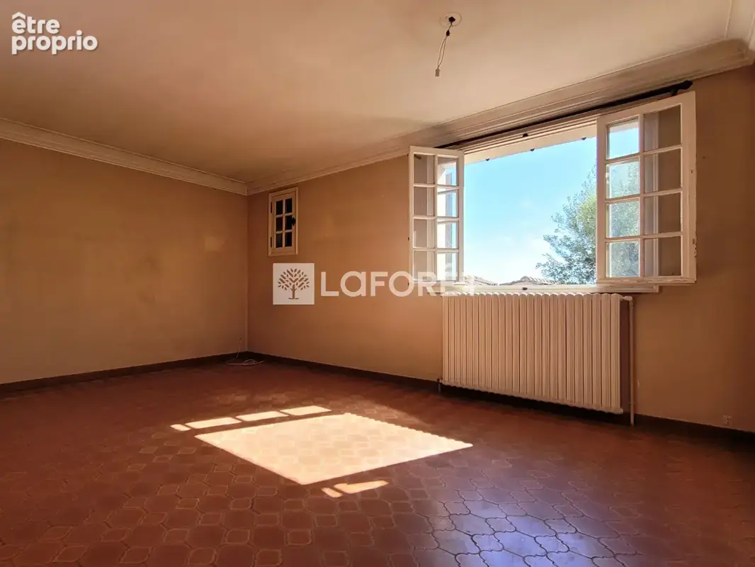 CUERS : Maison de village 5 Pièces avec dépendance sur terrain de 400 m² - photo 9
