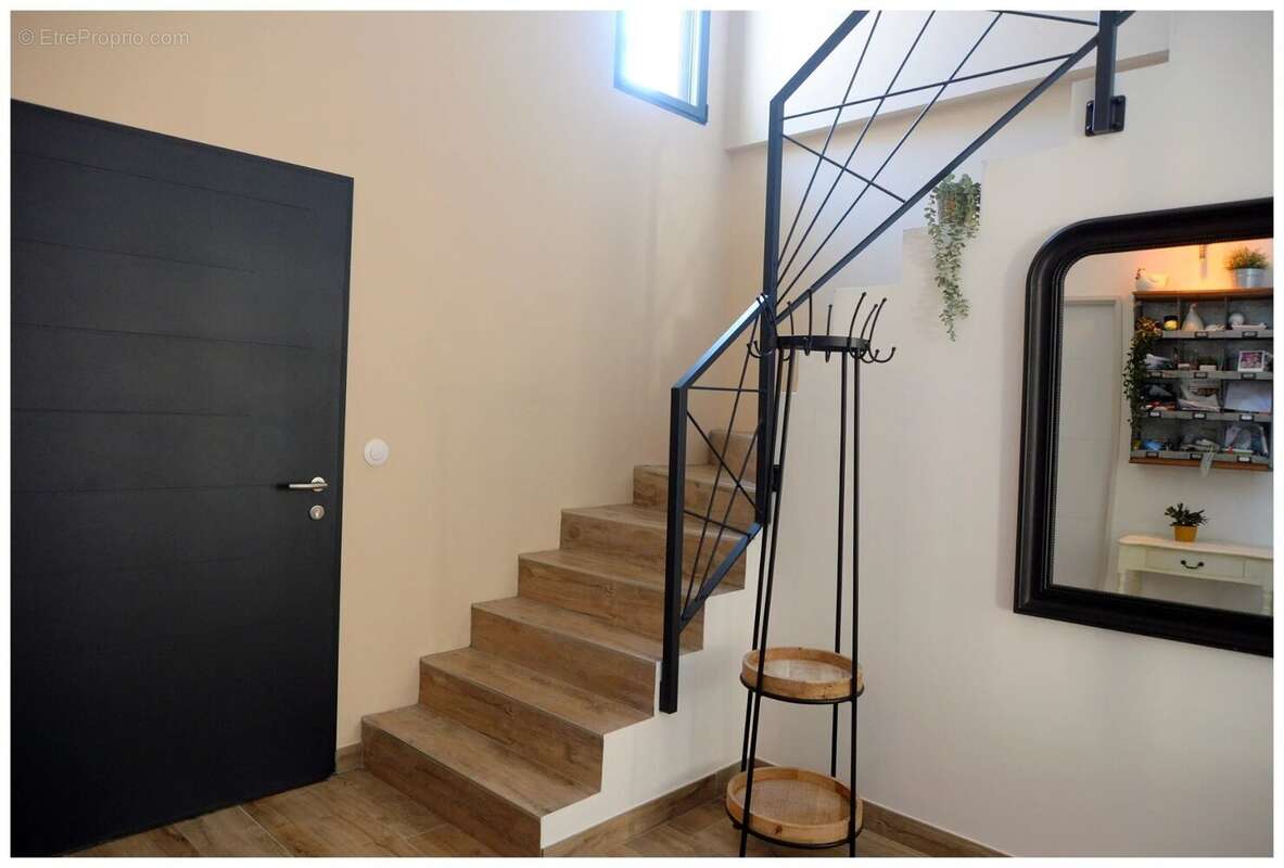 Maison à MONTBOUCHER-SUR-JABRON