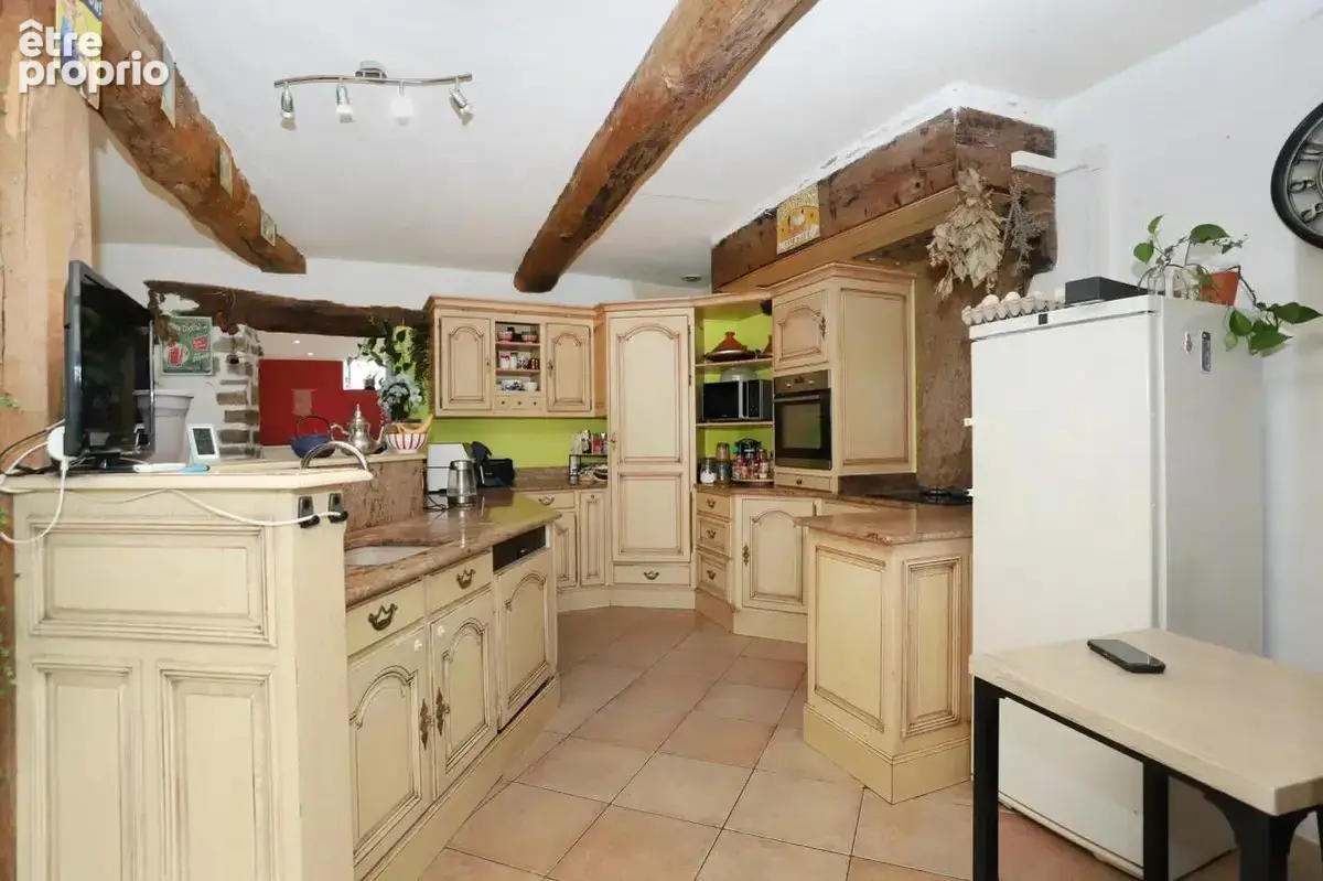 Maison de 194 m2 - 5 pièces - Martigné-Ferchaud - photo 2