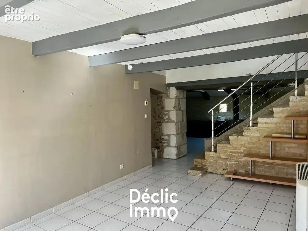 Maison en pierre de 160 m² avec fort potentiel - photo 8