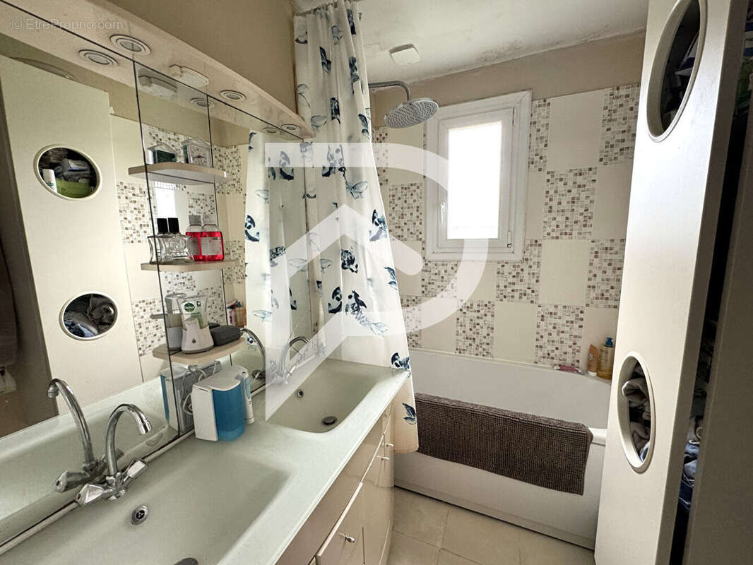 Maison à IVRY-LA-BATAILLE