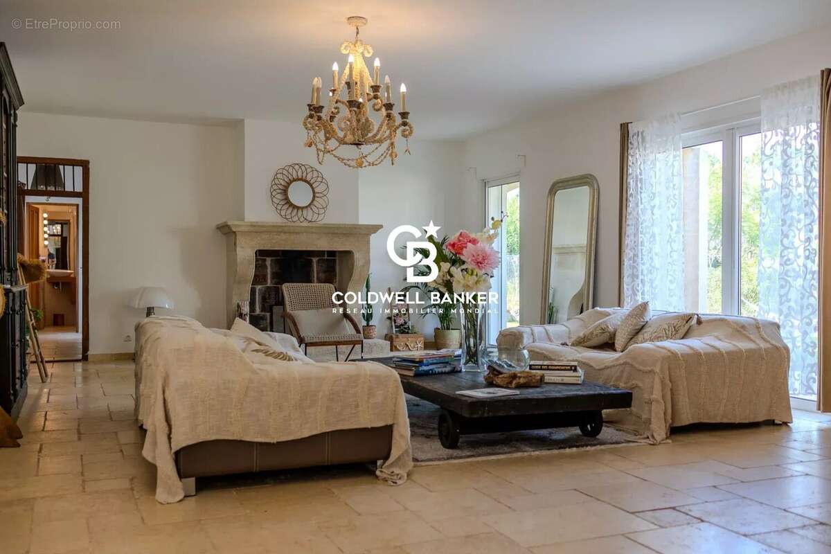 Maison à BORMES-LES-MIMOSAS