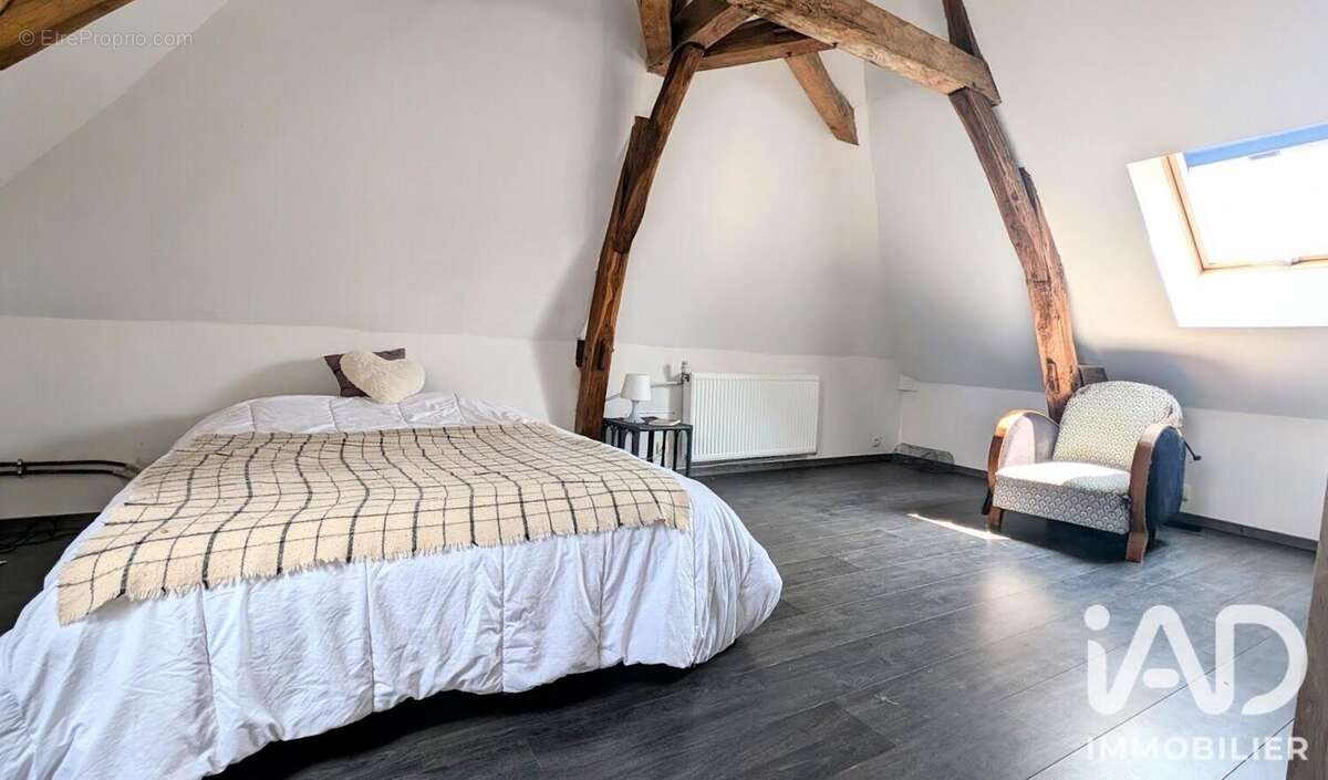 Maison 210 m² à Saint-Jean-De-La-Motte  - photo 9