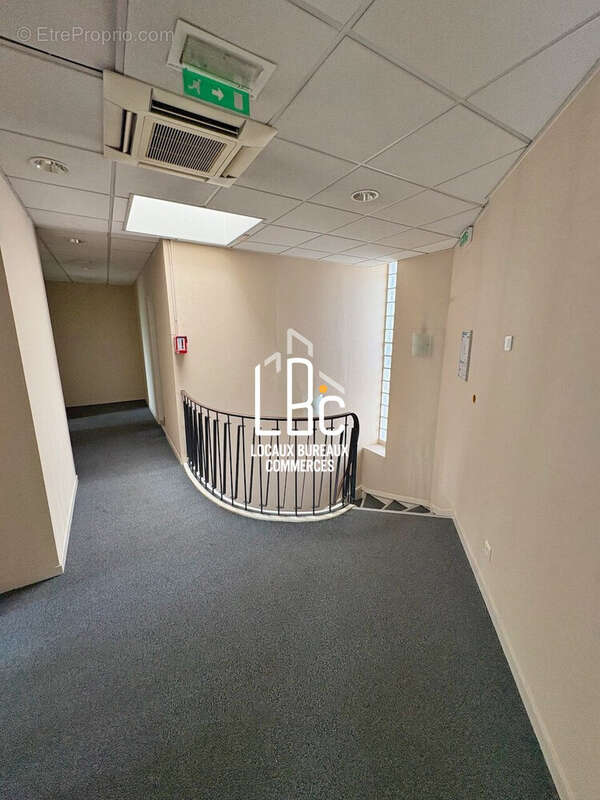 Commerce 225 m² à Nantes  - photo 4