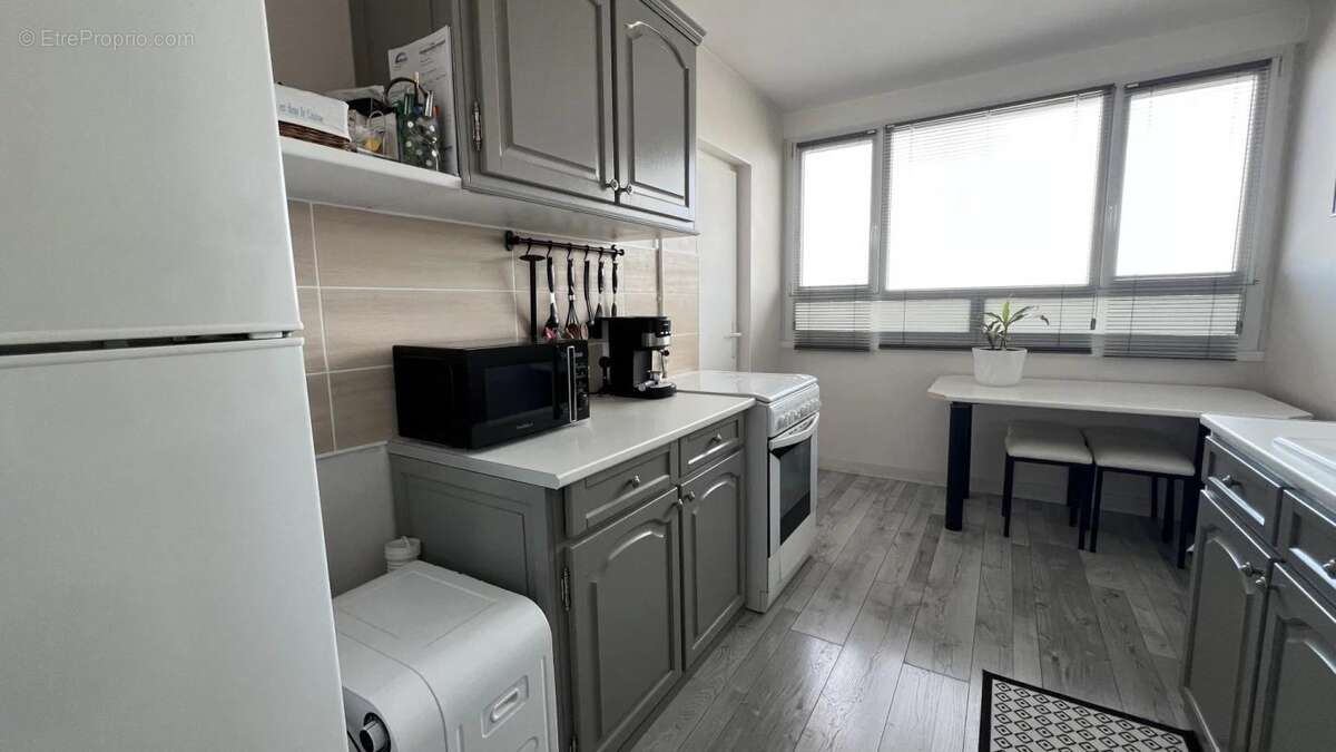 Appartement à LES CLAYES-SOUS-BOIS