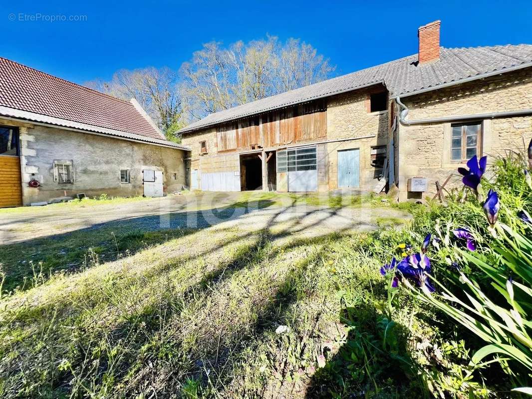 Maison à AIGUEPERSE