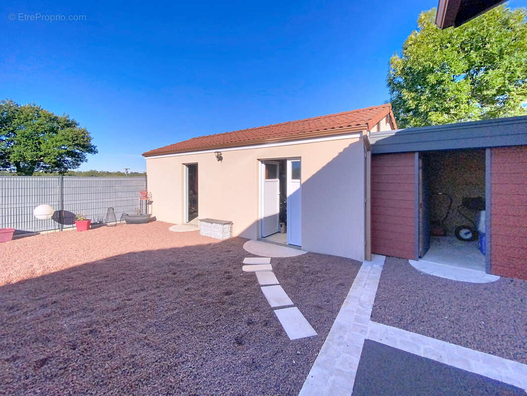 Maison à ORADOUR-SUR-GLANE