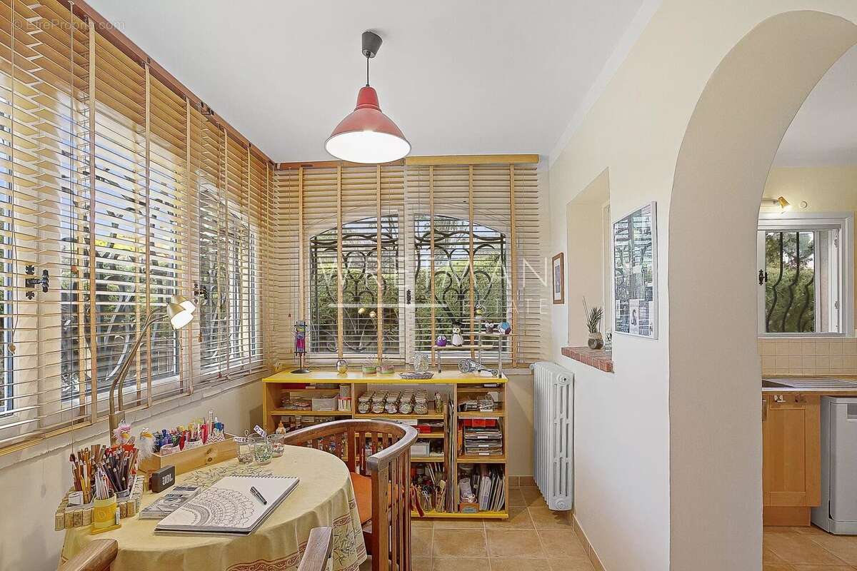 Villa au calme dans un domaine fermé à pied de commerces - Mougins - photo 3