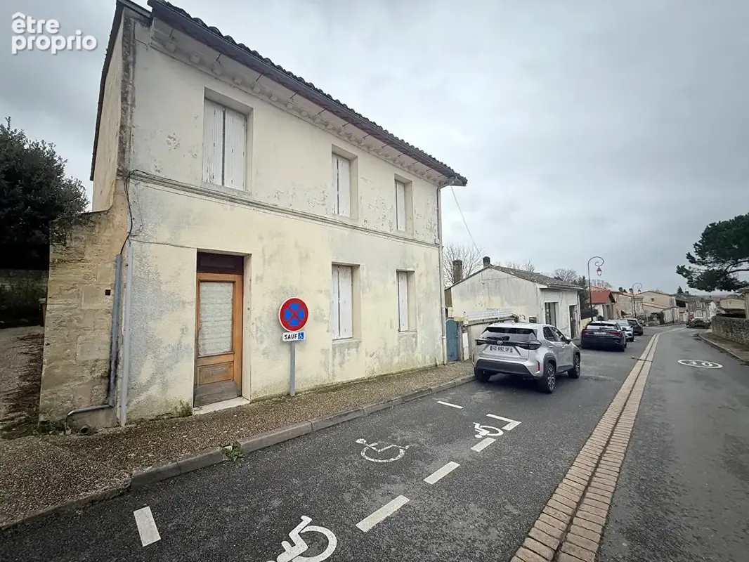 Maison à FRONSAC