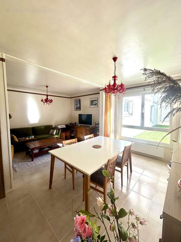Appartement à MONTIGNY-LE-BRETONNEUX