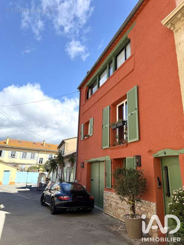 Photo 2 - Maison à ROQUEBRUNE-SUR-ARGENS