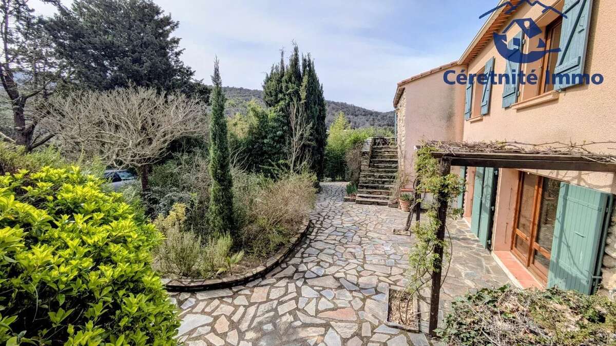 Maison à REYNES