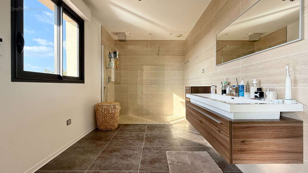 Maison à SAINTRY-SUR-SEINE