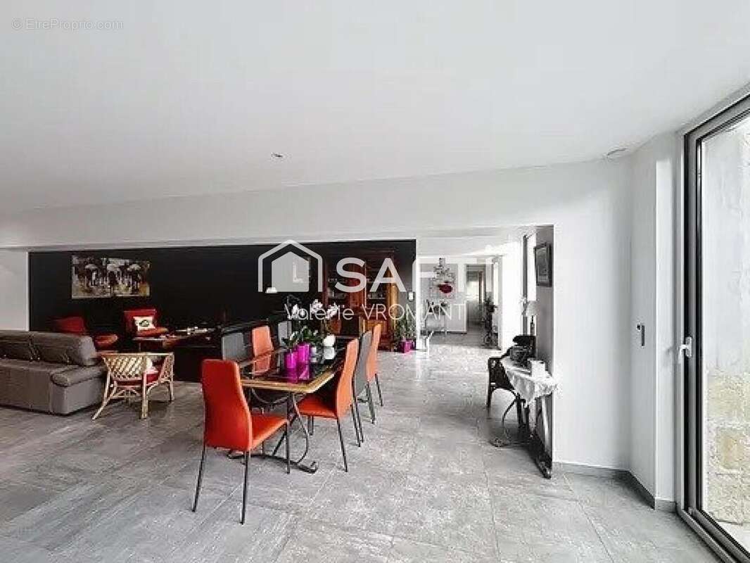 Maison 252 m² à Luzille  - photo 5