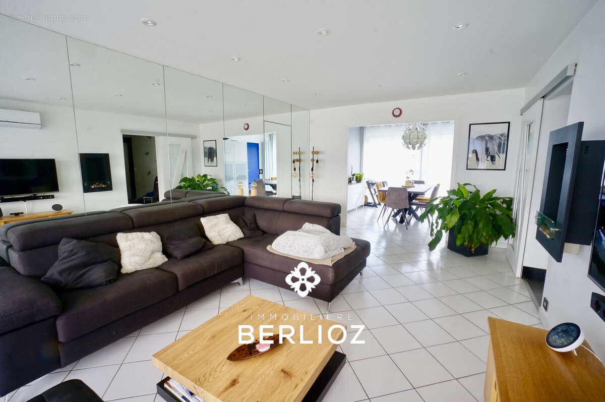 Appartement à MEYLAN