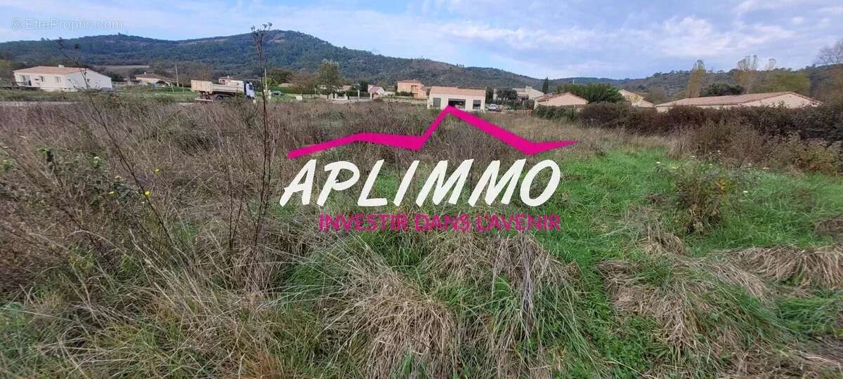 Terrain à VALLON-PONT-D&#039;ARC