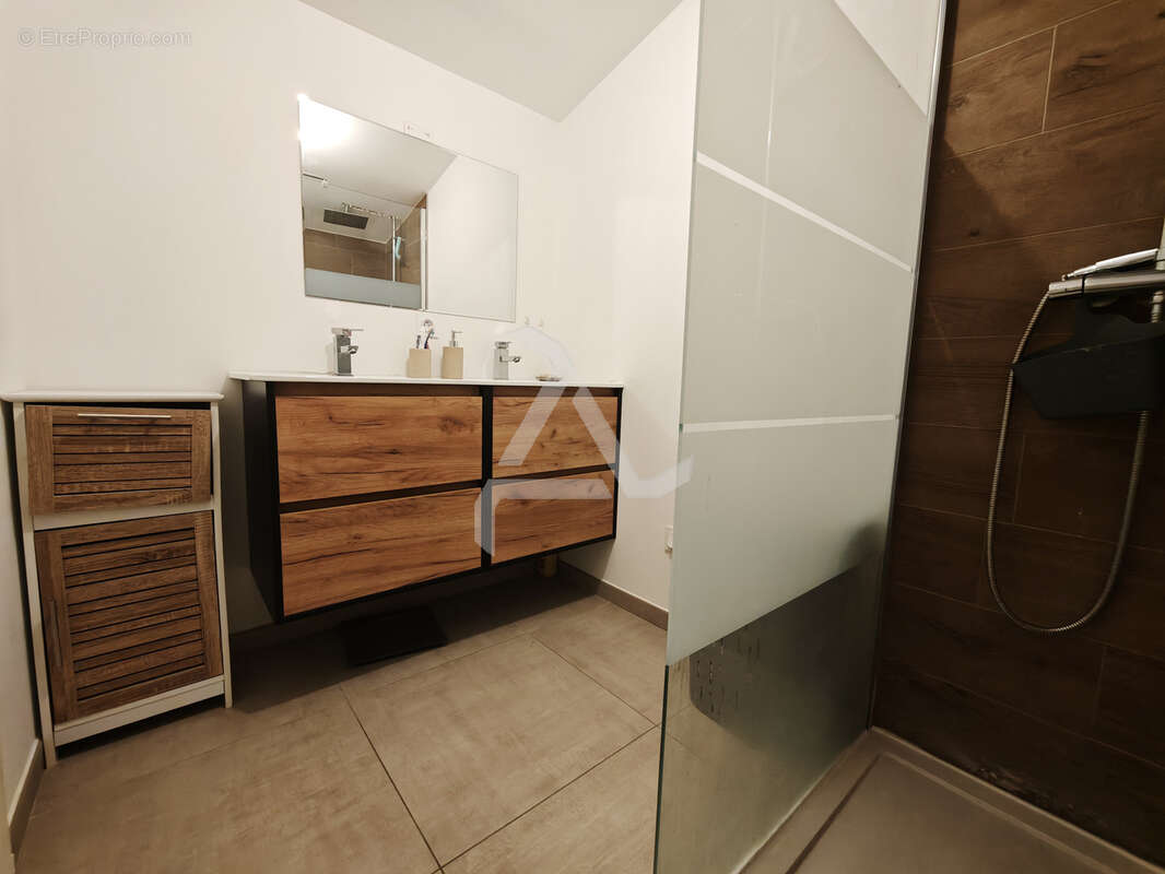 À proximité immédiate des plages et de l'aéroport de figari, maison récente avec 3 appartements - photo 14