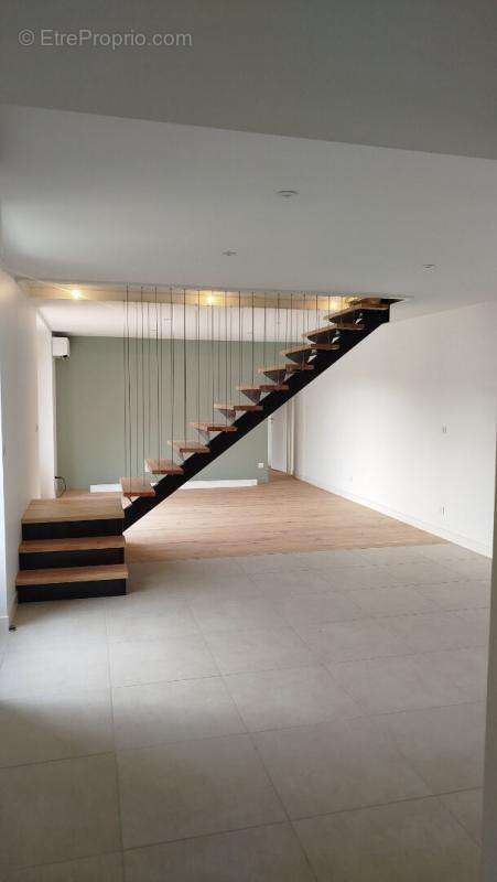 Maison à SAINT-LAURENT-DE-LA-PREE