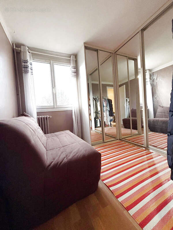 À vendre   Spacieux F4 avec balcon, cave et place de parking   Montmorency - photo 5