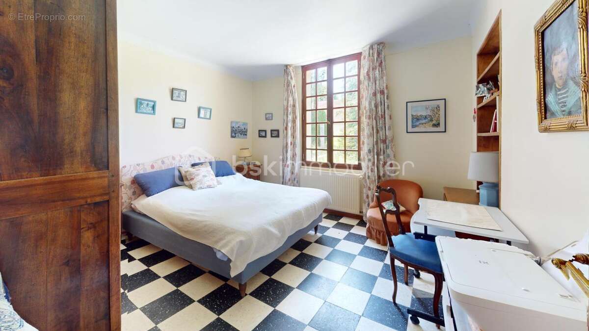 Maison à BEAUNE-LA-ROLANDE
