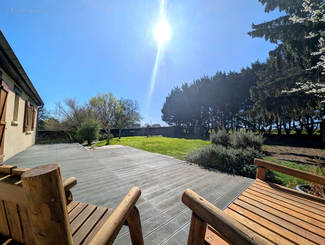 Pavillon sur sous-sol, terrain paysager 1760m2 - photo 2