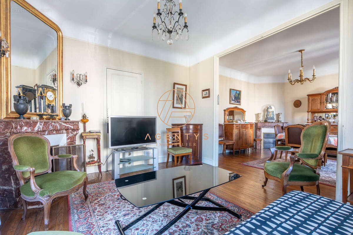 Maison à LE PERREUX-SUR-MARNE